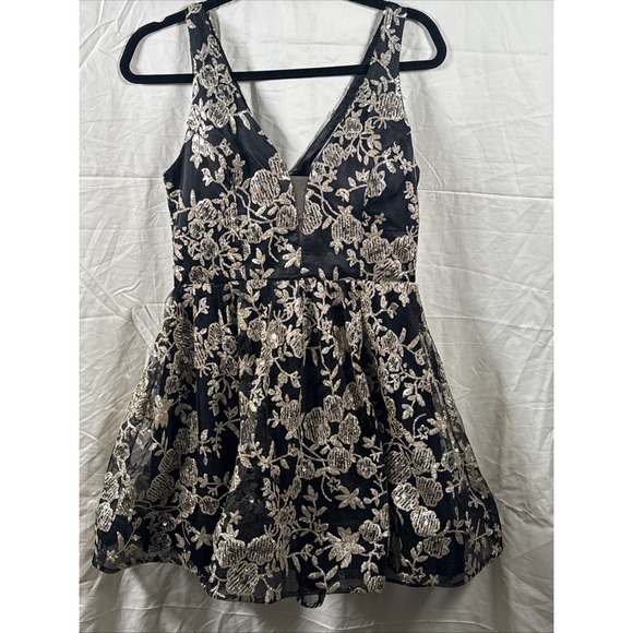 Altar'd State Women's‎ Donella Sequence Mini Dress Black & Gold Size S - Picture 1 of 7